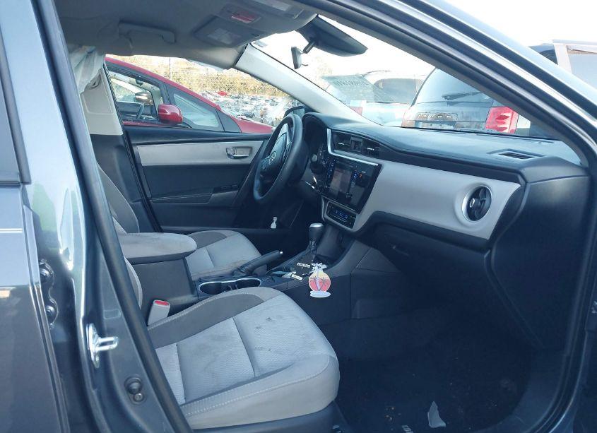 Photo 5 of 2017 Toyota Corolla LE (VIN 2T1BURHE3HC882977)