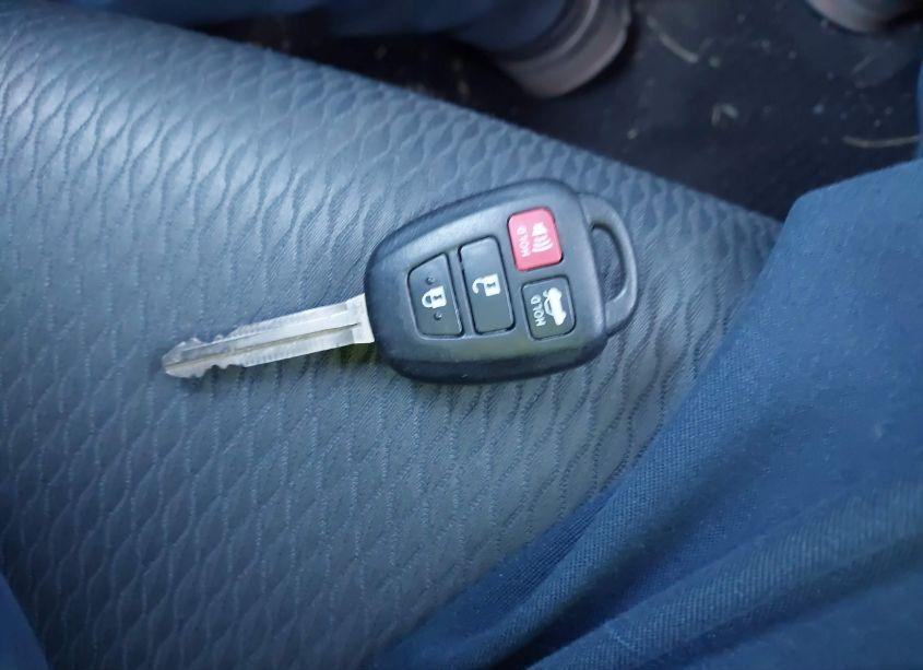 Photo 11 of 2017 Toyota Corolla LE (VIN 2T1BURHE3HC900328)