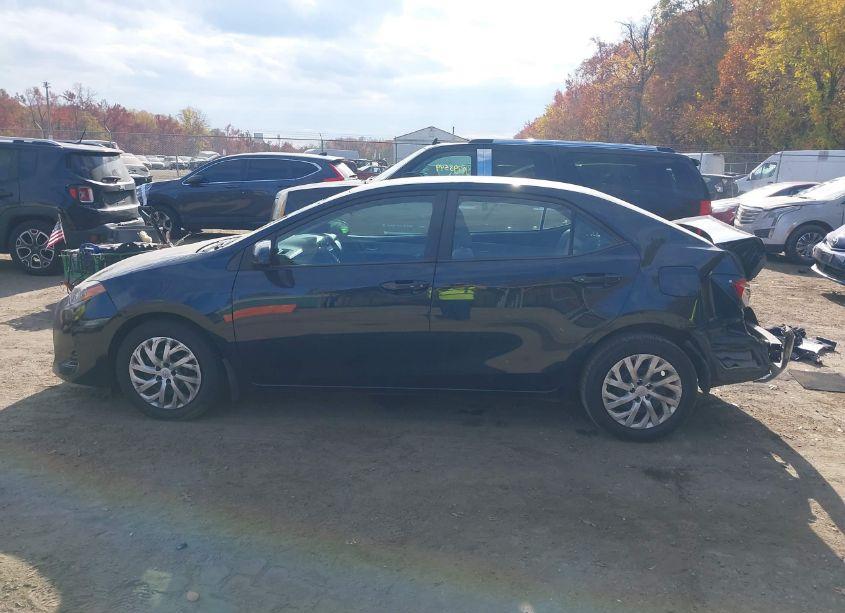 Photo 13 of 2017 Toyota Corolla LE (VIN 2T1BURHE3HC909577)