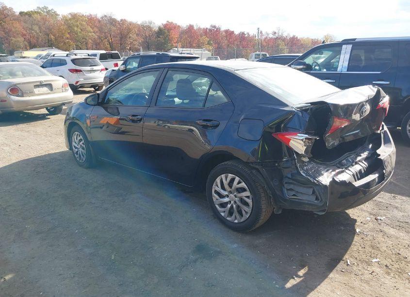 Photo 3 of 2017 Toyota Corolla LE (VIN 2T1BURHE3HC909577)