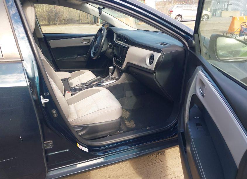 Photo 5 of 2017 Toyota Corolla LE (VIN 2T1BURHE3HC909577)