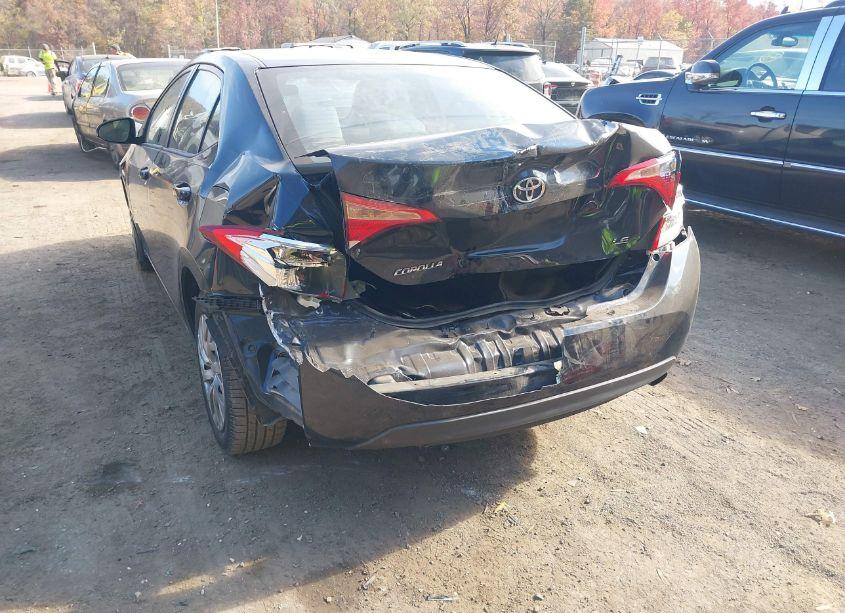 Photo 6 of 2017 Toyota Corolla LE (VIN 2T1BURHE3HC909577)