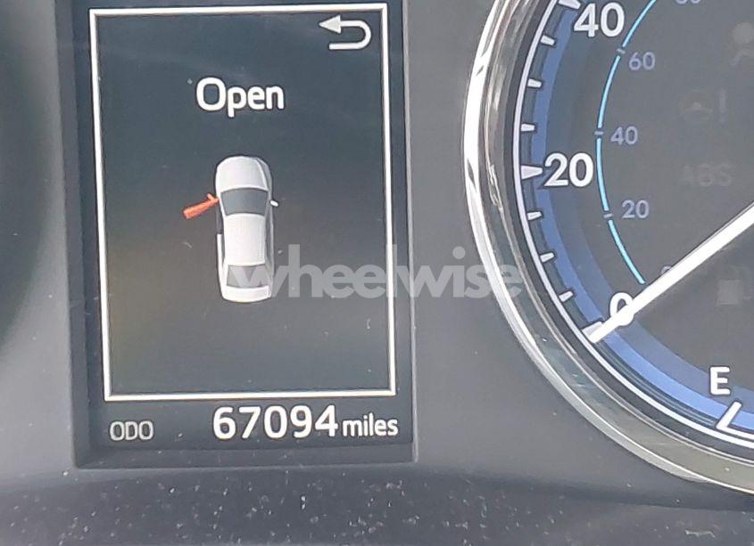 Photo 15 of 2017 Toyota Corolla SE (VIN 2T1BURHE3HC916318)