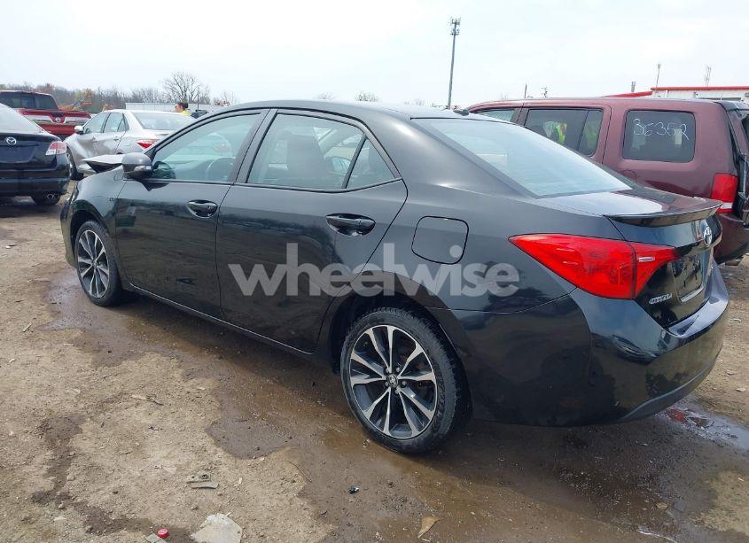 Photo 3 of 2017 Toyota Corolla SE (VIN 2T1BURHE3HC920515)