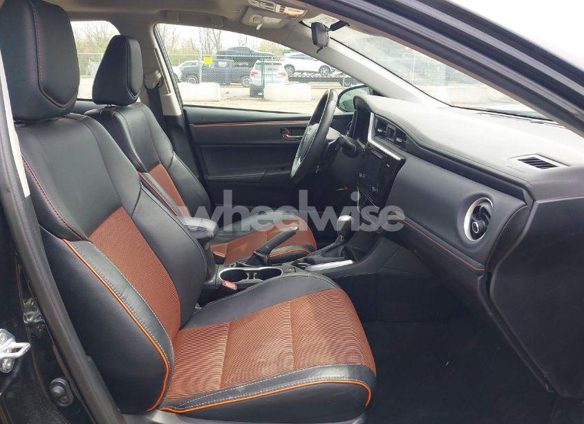 Photo 5 of 2017 Toyota Corolla SE (VIN 2T1BURHE3HC920515)