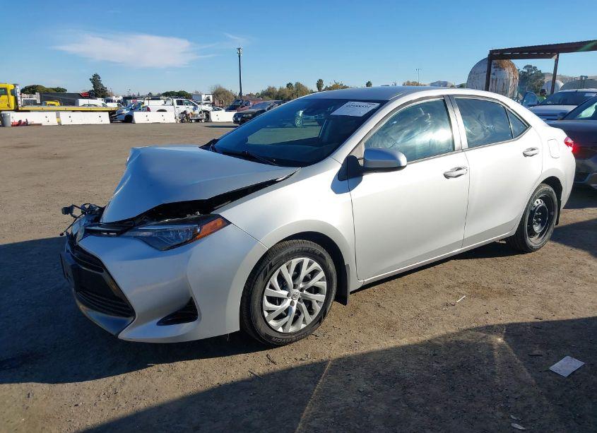 Photo 2 of 2017 Toyota Corolla LE (VIN 2T1BURHE3HC935578)