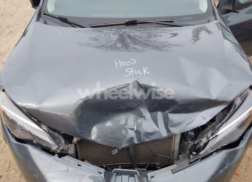 Photo 10 of 2017 Toyota Corolla LE (VIN 2T1BURHE3HC938125)