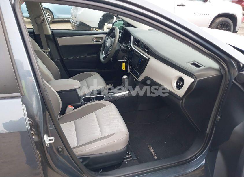 Photo 5 of 2017 Toyota Corolla LE (VIN 2T1BURHE3HC938125)