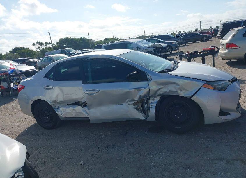 Photo 13 of 2017 Toyota Corolla LE (VIN 2T1BURHE3HC941901)