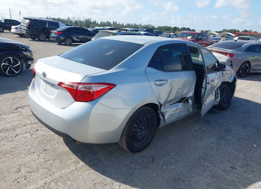 Photo 4 of 2017 Toyota Corolla LE (VIN 2T1BURHE3HC941901)