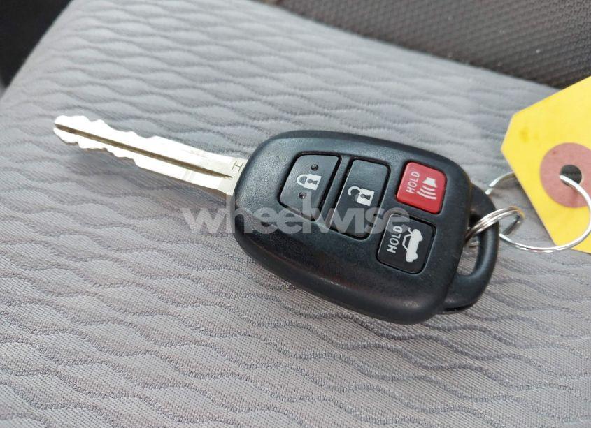 Photo 11 of 2017 Toyota Corolla LE (VIN 2T1BURHE3HC943907)