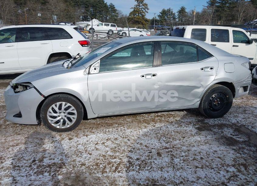 Photo 15 of 2017 Toyota Corolla LE (VIN 2T1BURHE3HC943907)