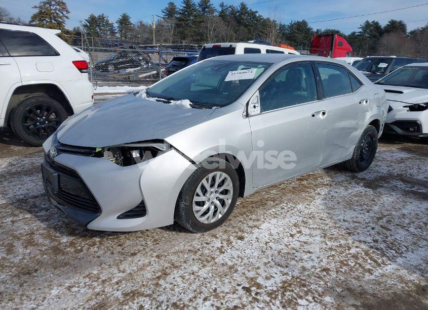 Photo 2 of 2017 Toyota Corolla LE (VIN 2T1BURHE3HC943907)