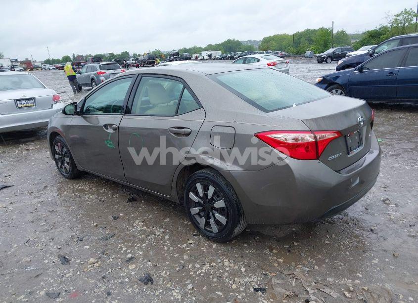 Photo 3 of 2018 Toyota Corolla LE (VIN 2T1BURHE3JC002107)