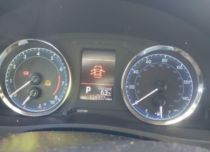 Photo 7 of 2018 Toyota Corolla LE (VIN 2T1BURHE3JC002415)