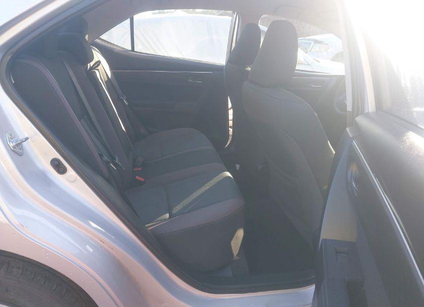 Photo 8 of 2018 Toyota Corolla LE (VIN 2T1BURHE3JC002415)