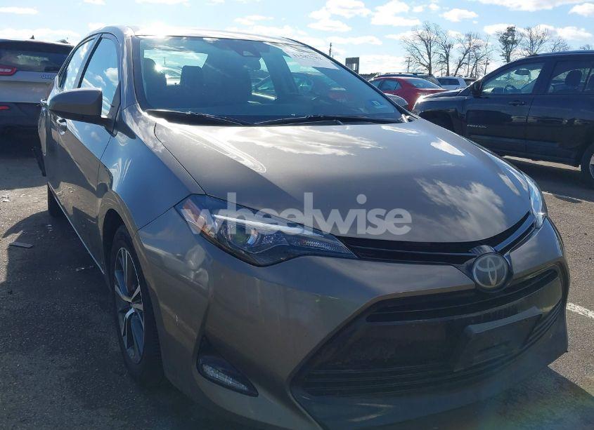 2018 Toyota Corolla L/LE/XLE/SE/XSE (VIN 2T1BURHE3JC005993) main photo