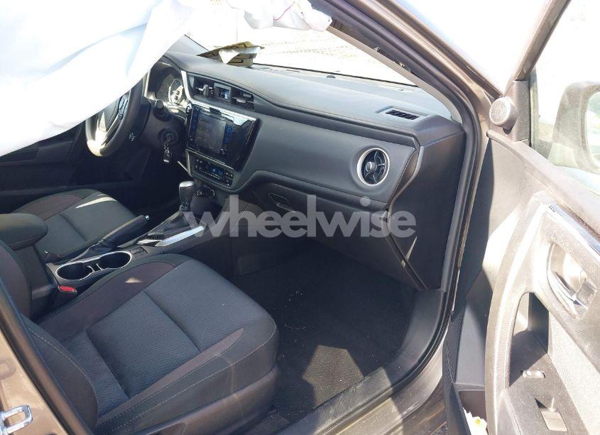 Photo 5 of 2018 Toyota Corolla L/LE/XLE/SE/XSE (VIN 2T1BURHE3JC005993)