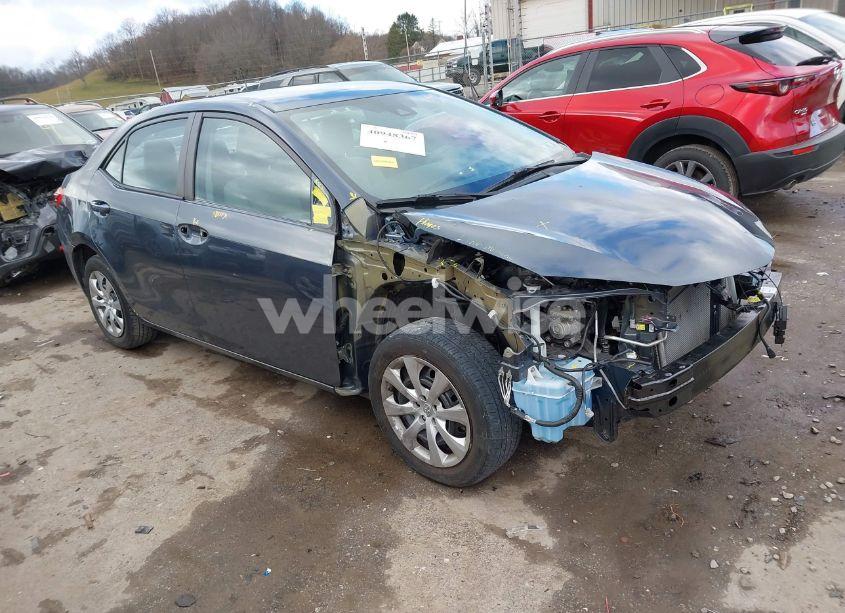 2018 Toyota Corolla LE (VIN 2T1BURHE3JC009137) main photo