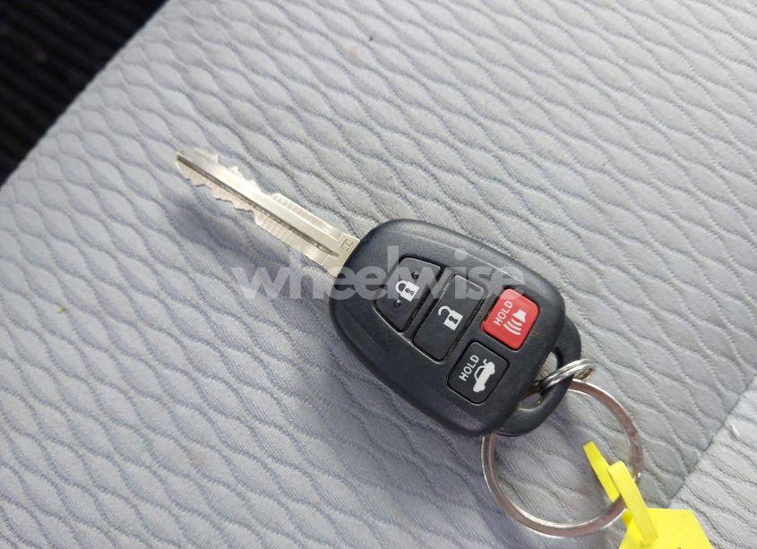 Photo 11 of 2018 Toyota Corolla LE (VIN 2T1BURHE3JC009137)