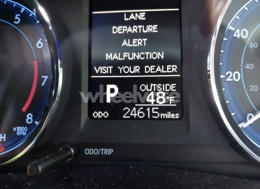 Photo 16 of 2018 Toyota Corolla LE (VIN 2T1BURHE3JC009137)