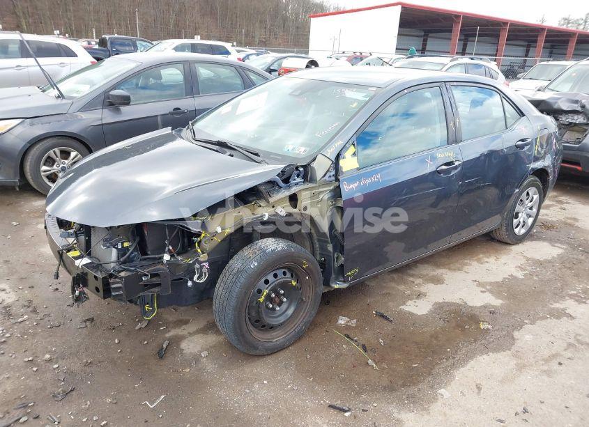 Photo 2 of 2018 Toyota Corolla LE (VIN 2T1BURHE3JC009137)