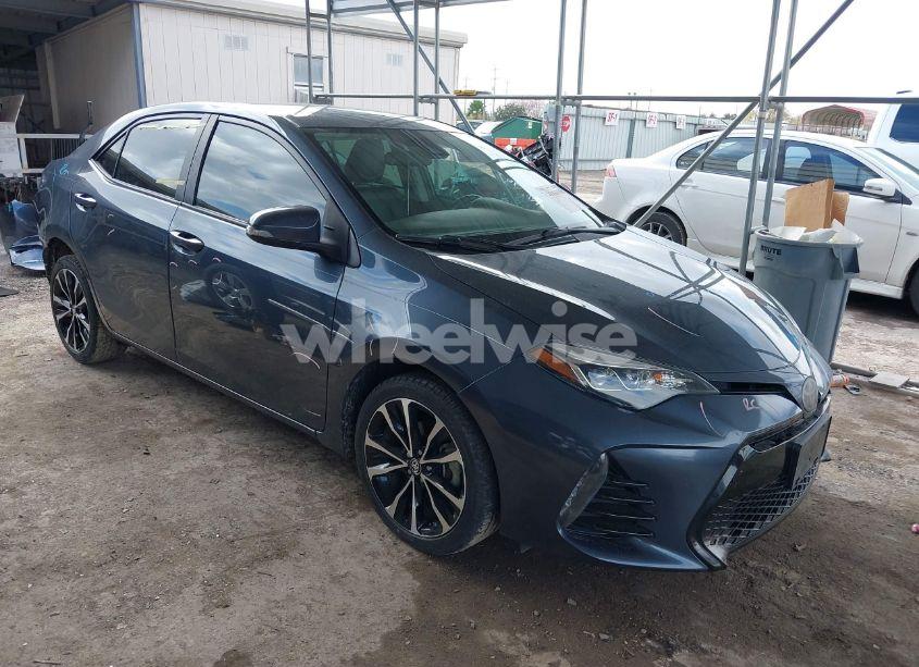 2018 Toyota Corolla SE (VIN 2T1BURHE3JC017643) main photo