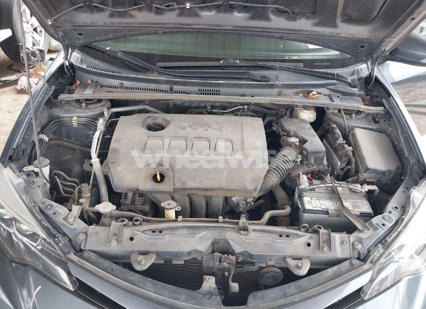 Photo 10 of 2018 Toyota Corolla SE (VIN 2T1BURHE3JC017643)