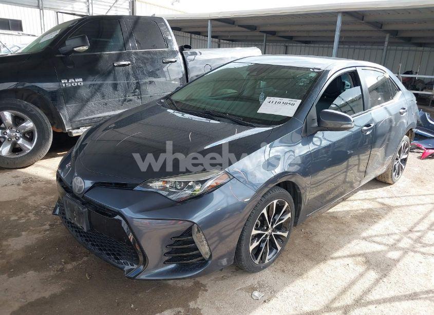 Photo 2 of 2018 Toyota Corolla SE (VIN 2T1BURHE3JC017643)
