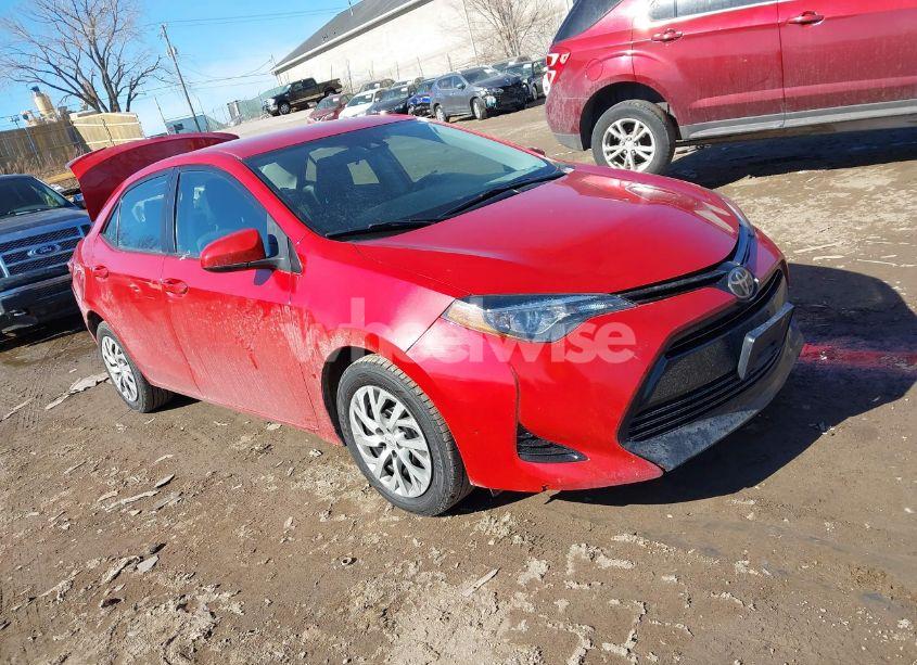 2018 Toyota Corolla LE (VIN 2T1BURHE3JC023457) main photo