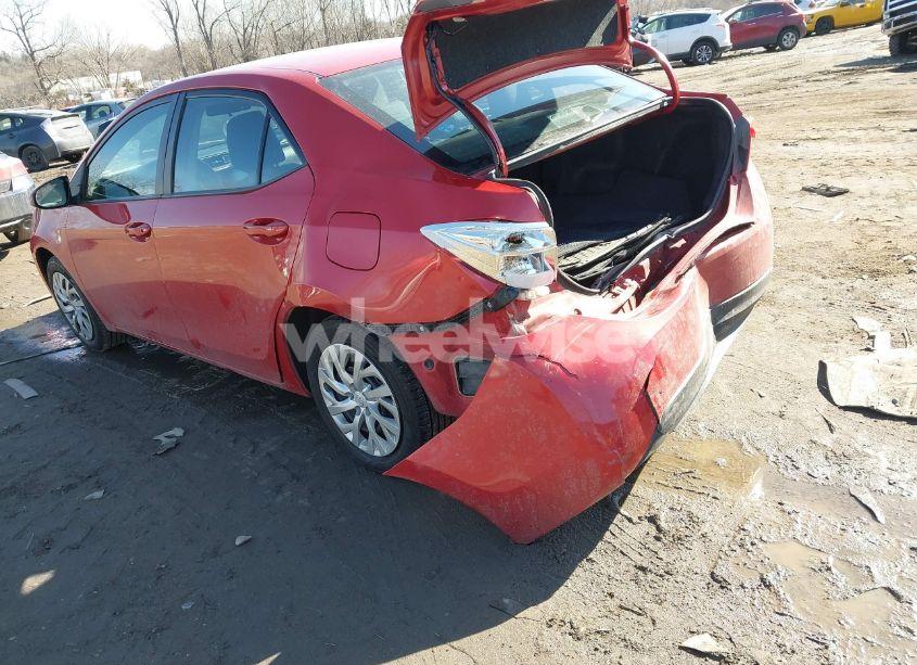 Photo 3 of 2018 Toyota Corolla LE (VIN 2T1BURHE3JC023457)