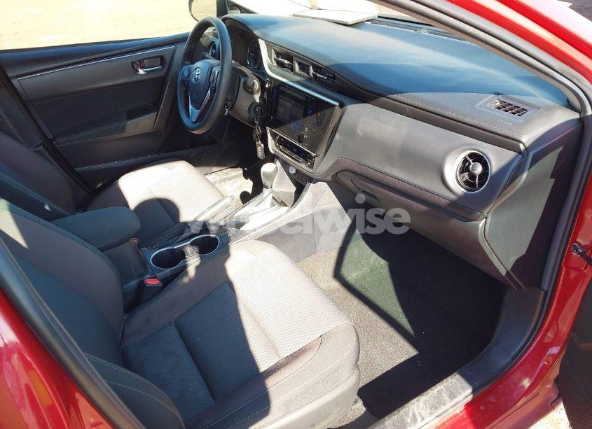 Photo 5 of 2018 Toyota Corolla LE (VIN 2T1BURHE3JC023457)