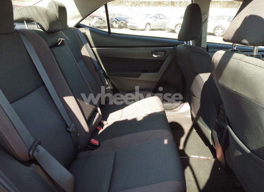 Photo 8 of 2018 Toyota Corolla LE (VIN 2T1BURHE3JC023457)