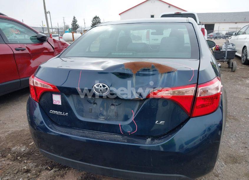 Photo 16 of 2018 Toyota Corolla LE (VIN 2T1BURHE3JC035009)