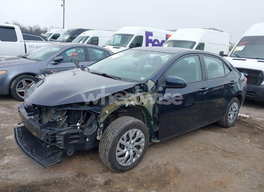 Photo 2 of 2018 Toyota Corolla LE (VIN 2T1BURHE3JC035009)