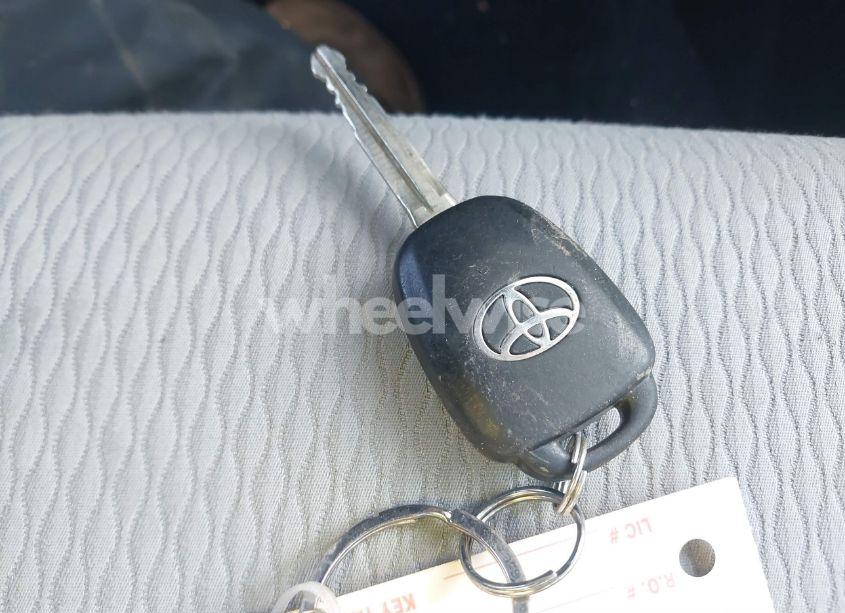 Photo 11 of 2018 Toyota Corolla LE (VIN 2T1BURHE3JC038671)