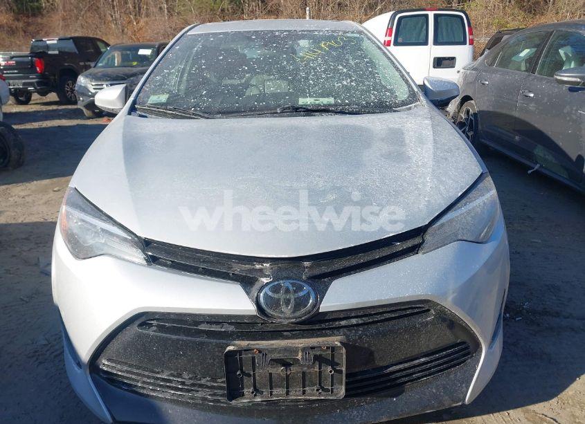 Photo 12 of 2018 Toyota Corolla LE (VIN 2T1BURHE3JC038671)