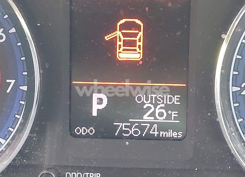 Photo 15 of 2018 Toyota Corolla LE (VIN 2T1BURHE3JC038671)