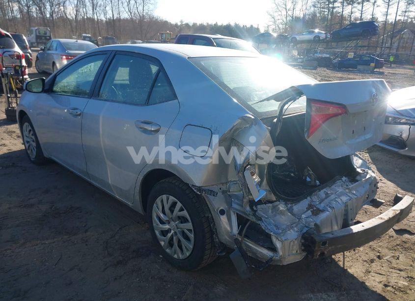 Photo 3 of 2018 Toyota Corolla LE (VIN 2T1BURHE3JC038671)