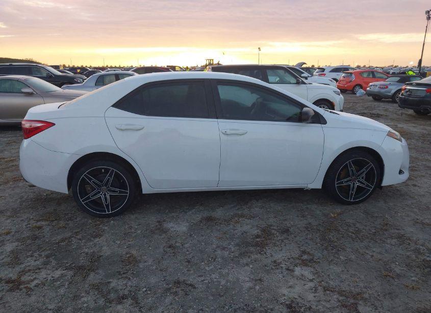 Photo 12 of 2018 Toyota Corolla L (VIN 2T1BURHE3JC041201)