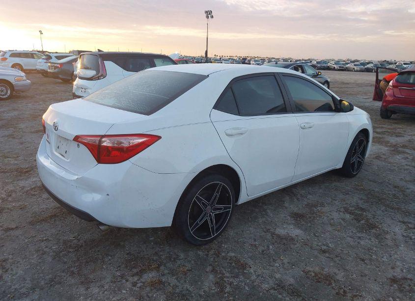 Photo 4 of 2018 Toyota Corolla L (VIN 2T1BURHE3JC041201)