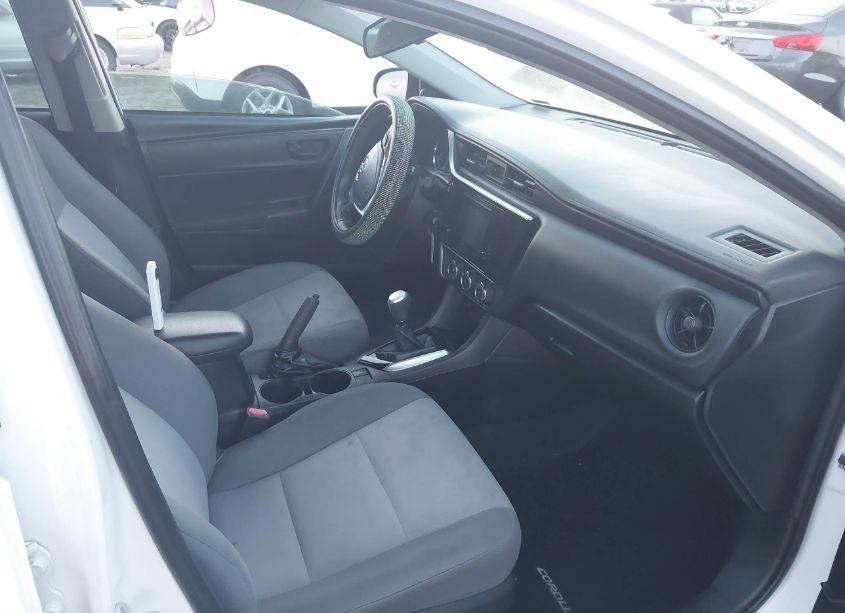 Photo 5 of 2018 Toyota Corolla L (VIN 2T1BURHE3JC041201)