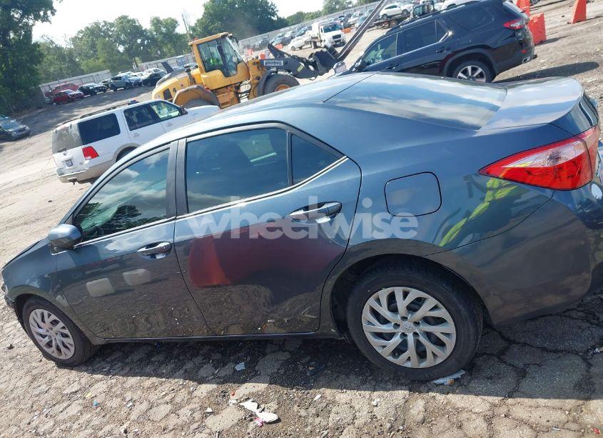 Photo 14 of 2018 Toyota Corolla LE (VIN 2T1BURHE3JC049489)