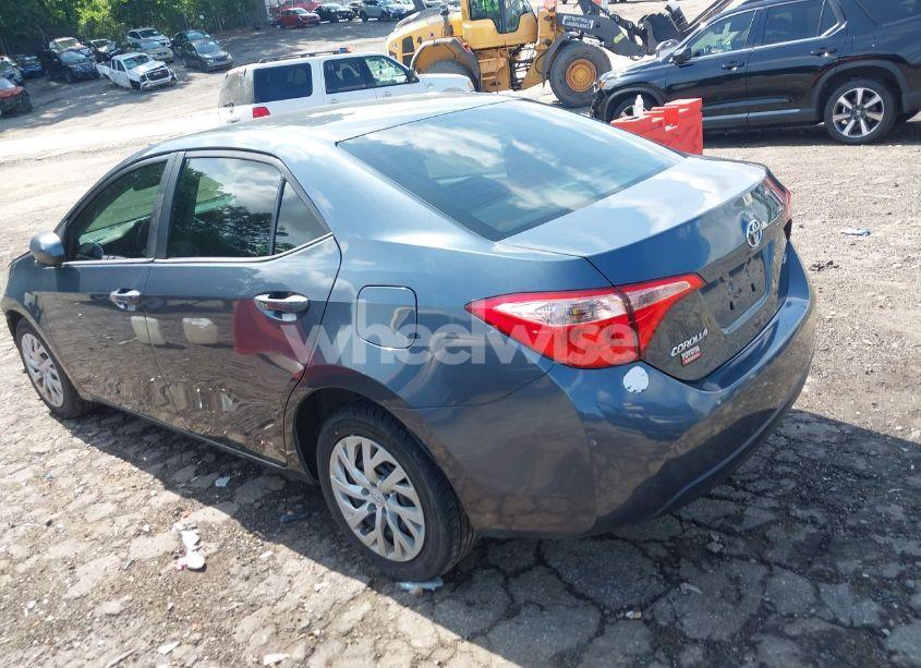 Photo 3 of 2018 Toyota Corolla LE (VIN 2T1BURHE3JC049489)