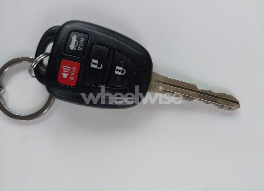 Photo 11 of 2018 Toyota Corolla LE (VIN 2T1BURHE3JC051274)