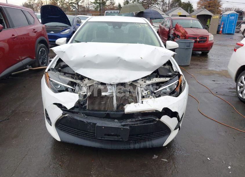 Photo 12 of 2018 Toyota Corolla LE (VIN 2T1BURHE3JC051274)