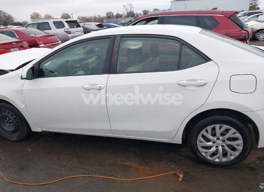 Photo 14 of 2018 Toyota Corolla LE (VIN 2T1BURHE3JC051274)