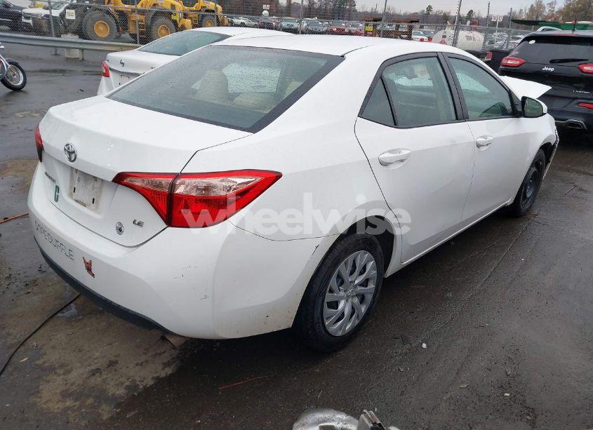 Photo 4 of 2018 Toyota Corolla LE (VIN 2T1BURHE3JC051274)