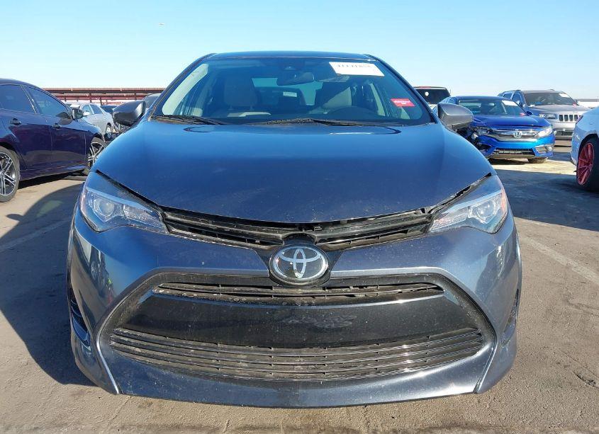 Photo 13 of 2018 Toyota Corolla LE (VIN 2T1BURHE3JC054529)