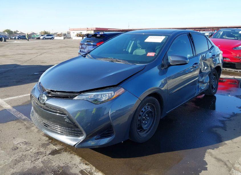 Photo 2 of 2018 Toyota Corolla LE (VIN 2T1BURHE3JC054529)